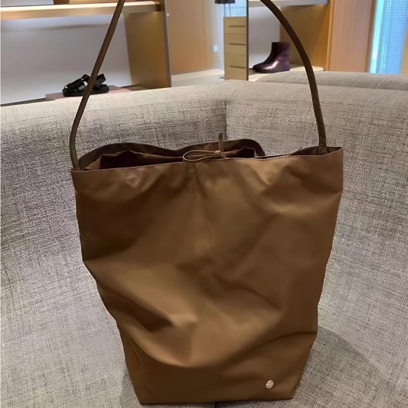 the row Elegant Brown Shoulder Bag - Picture 1 of 4